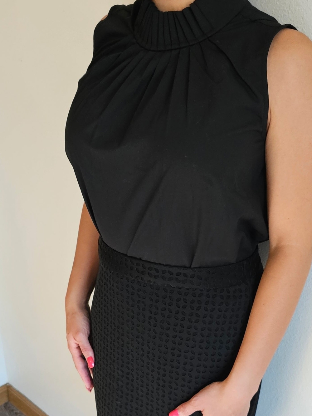 Banana Republic Black Pleated Mock-Neck Sleeveless Top
